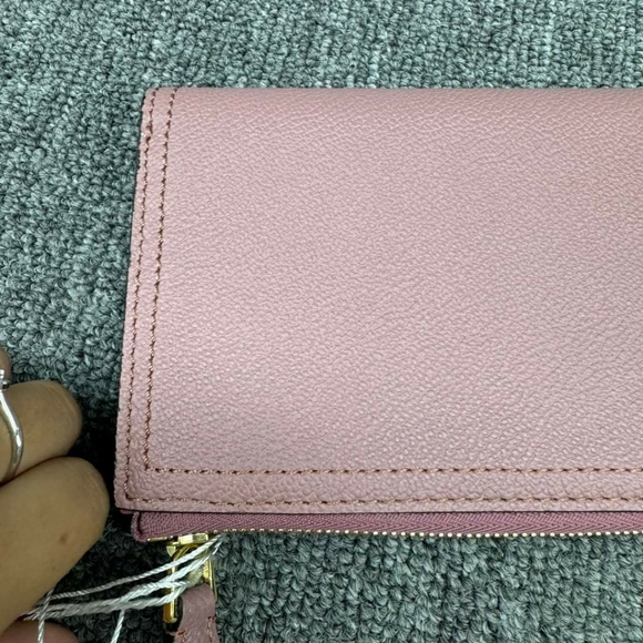 100% Authentic Burberry Leather Wallet - Picture 3 of 15
